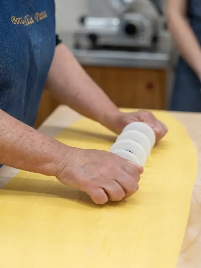 Sfoglia fresca all'uovo per tortellini emiliani